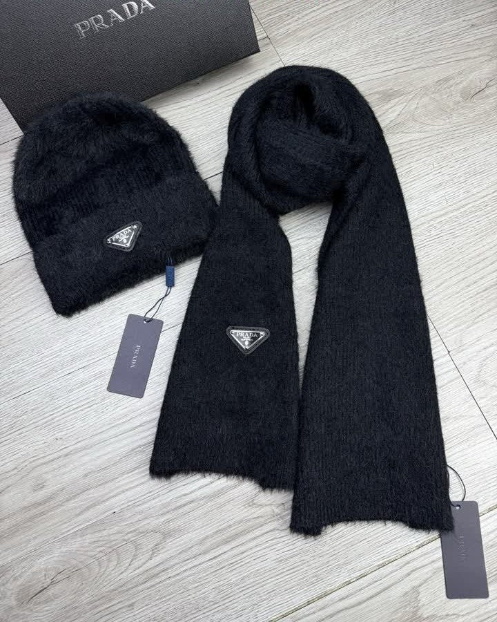 Bonnet et écharpe PRADA