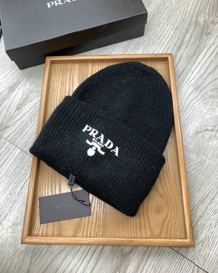 Bonnet PRADA