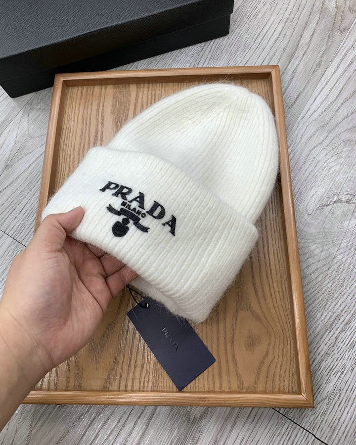 Bonnet PRADA