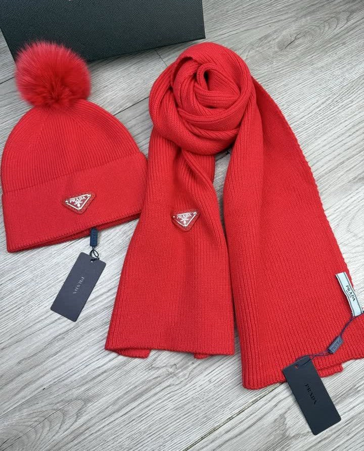 Bonnet et écharpe PRADA