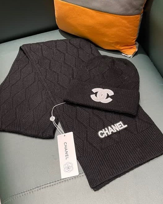Bonnet et écharpe CHANEL