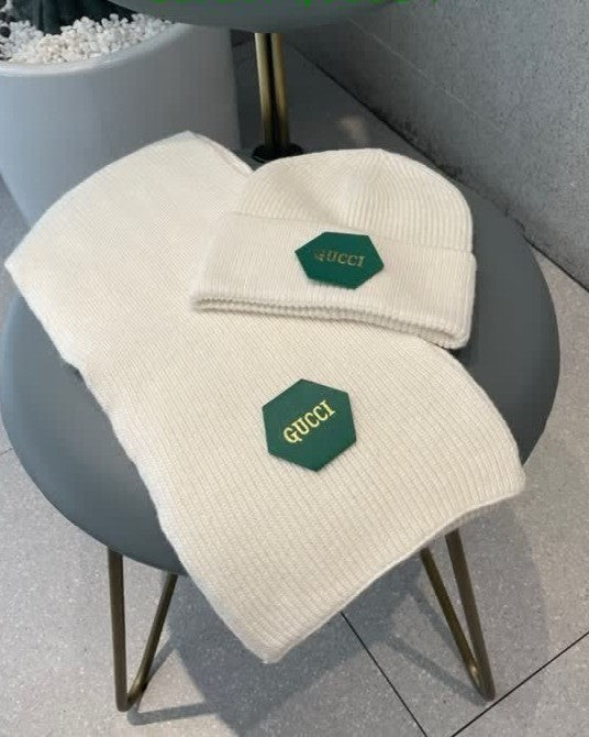 Bonnet et écharpe GUCCI
