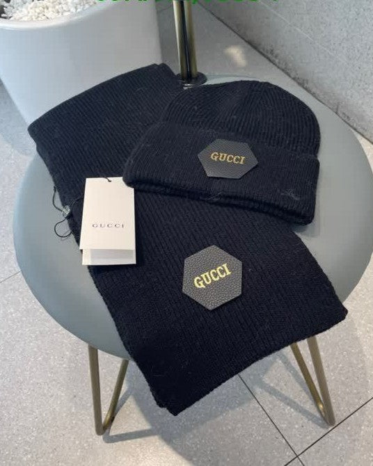 Bonnet et écharpe GUCCI